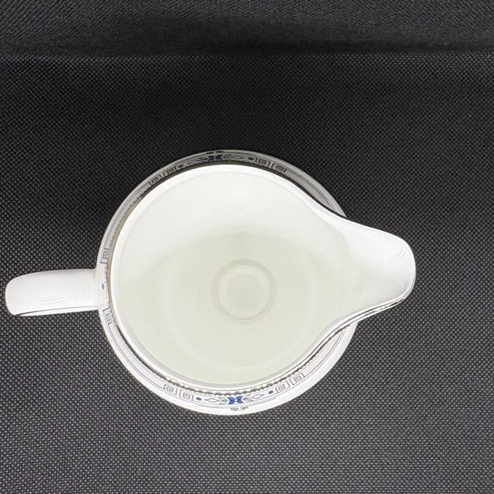 Vintage Wedgwood Amherst Platinum Globe shape milk jug creamer